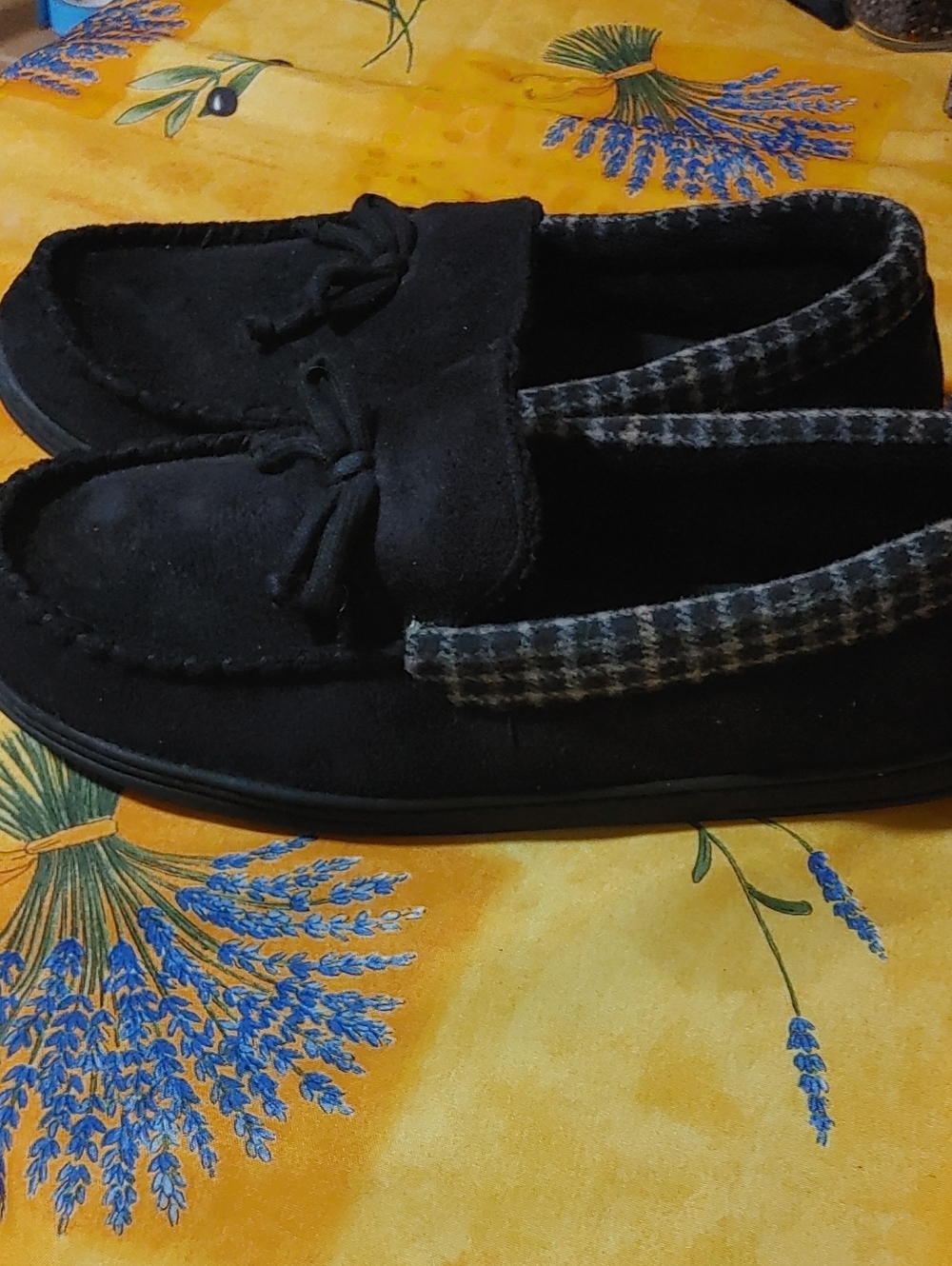 Isotoners Classic Men's Black Moccasin Slippers - Soft Faux Suede Size 11-12